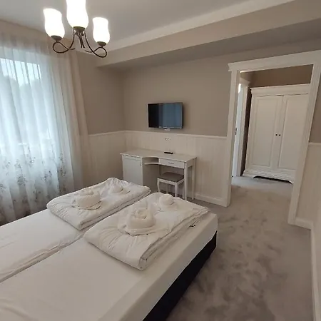Fanea Hotel *